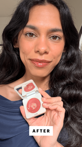 Shipin after applying the Summer Fridays Blush Butter Balm